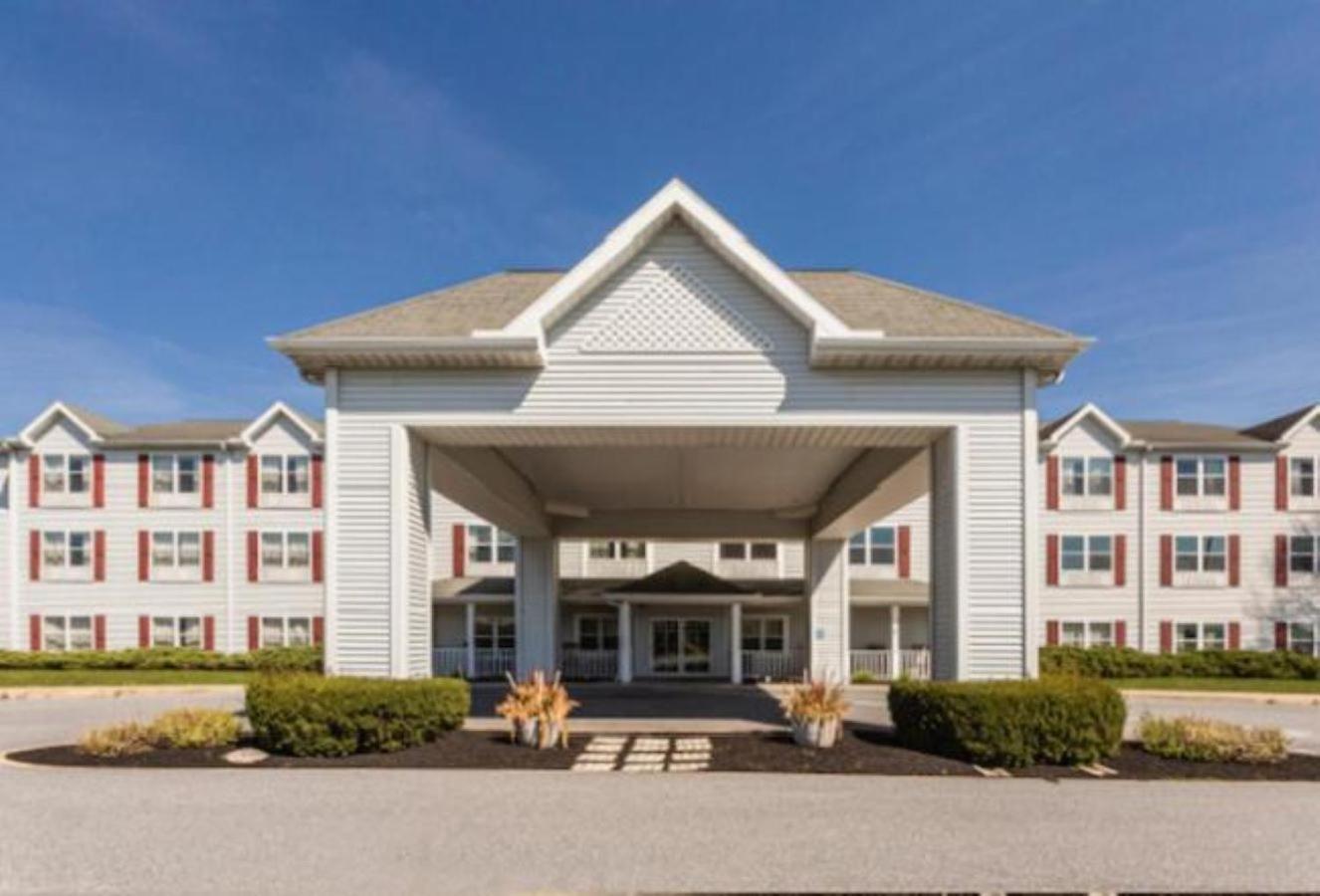 Lancaster Inn & Suites Manheim Luaran gambar