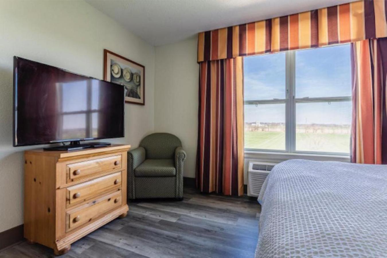 Lancaster Inn & Suites Manheim Luaran gambar