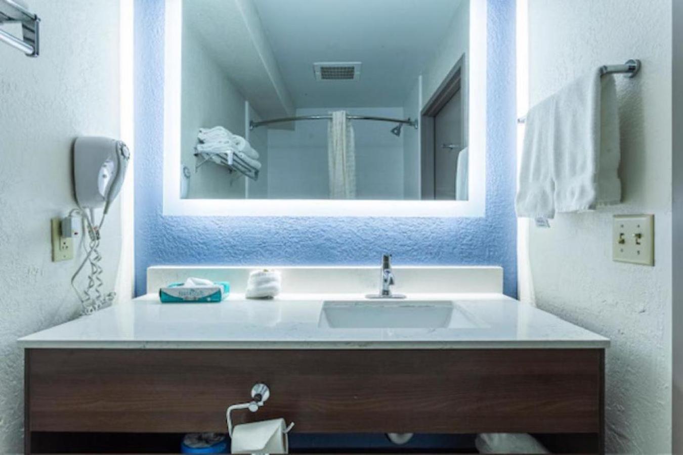 Lancaster Inn & Suites Manheim Luaran gambar