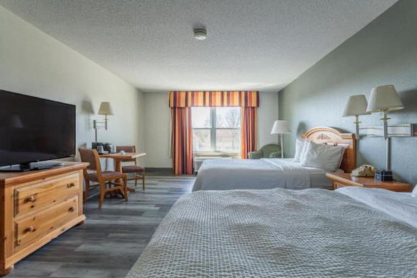Lancaster Inn & Suites Manheim Luaran gambar