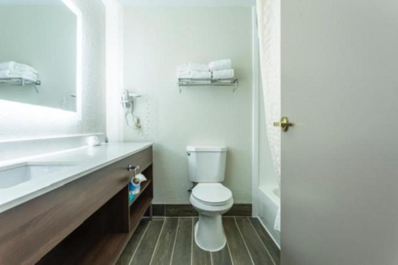 Lancaster Inn & Suites Manheim Luaran gambar