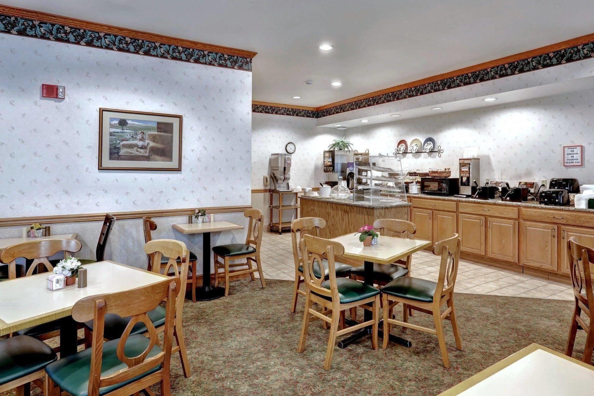 Lancaster Inn & Suites Manheim Luaran gambar