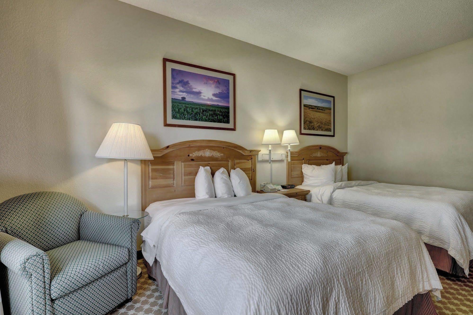 Lancaster Inn & Suites Manheim Luaran gambar