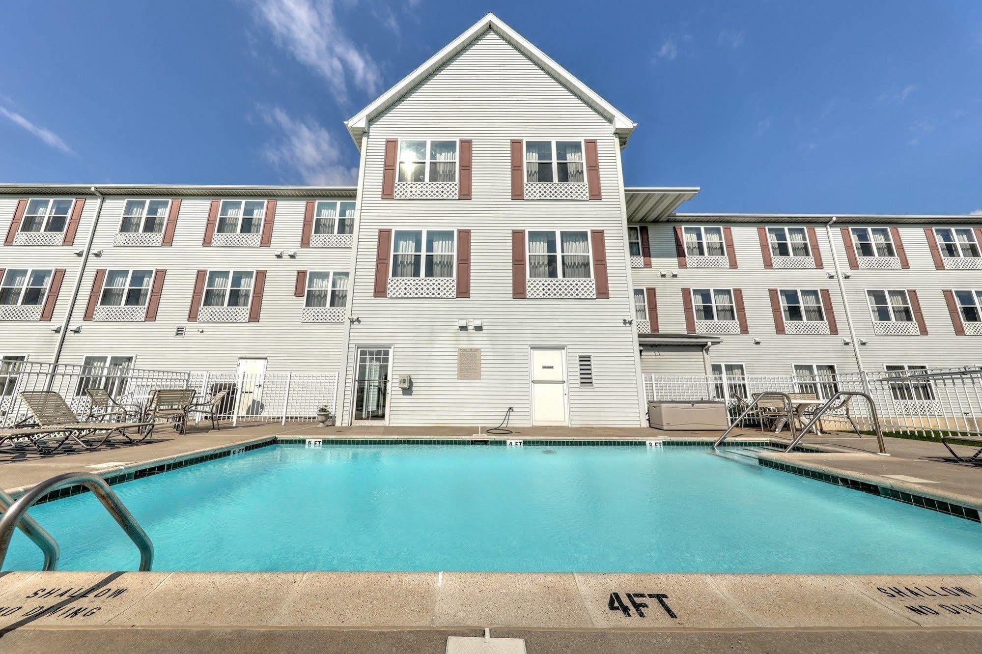 Lancaster Inn & Suites Manheim Luaran gambar