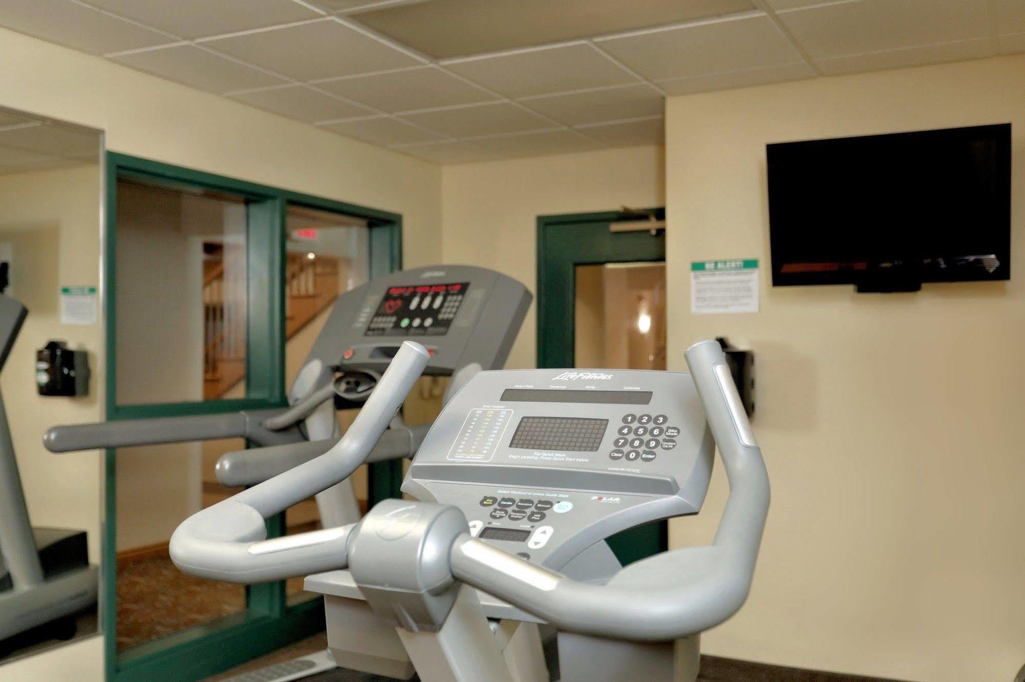 Lancaster Inn & Suites Manheim Luaran gambar